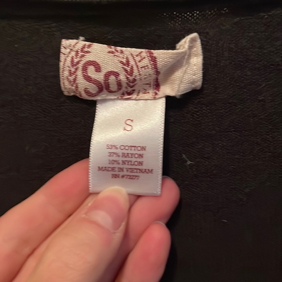 ✏️SO Women’s Small Button Up Crop Top✏️ - Picture 2 of 3